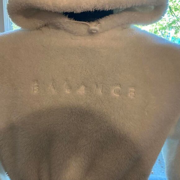 Balance Collection Tops - Balance-collection Women's White and Cream Hoodie